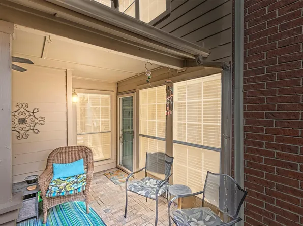 1414 Meadowood Village Dr, Fort Worth, TX 76120