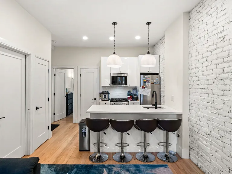 308 Saratoga St #1 — Photo 1
