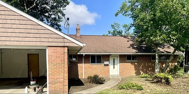 402 Cary Jay Blvd — Photo 3