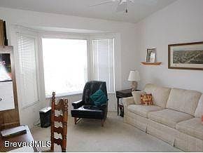 5th image of 875 Oakwood Dr
