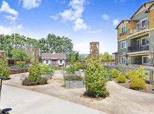1418 Mauro Pietro Dr APT 200, Petaluma, CA 94954