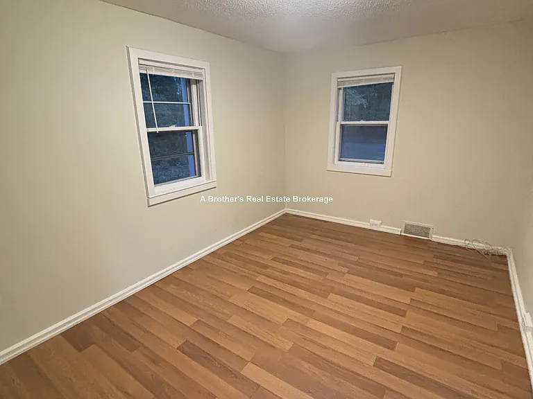 50 Oakdale Ave — Photo 6
