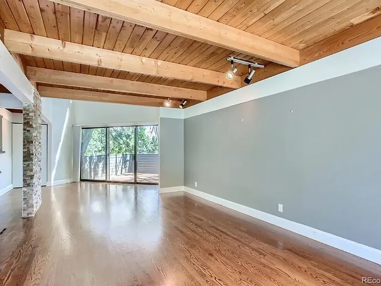 7 E Belleview Dr — Photo 3