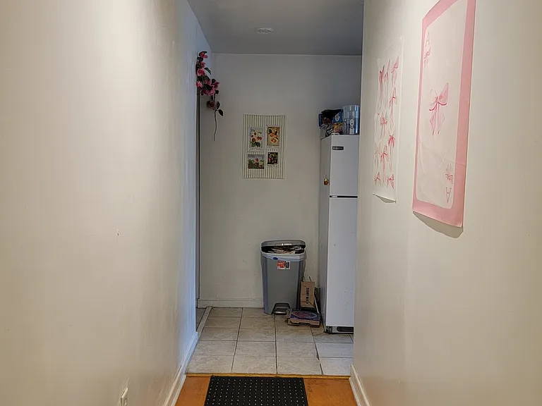 929 W Grace St #2 — Photo 5