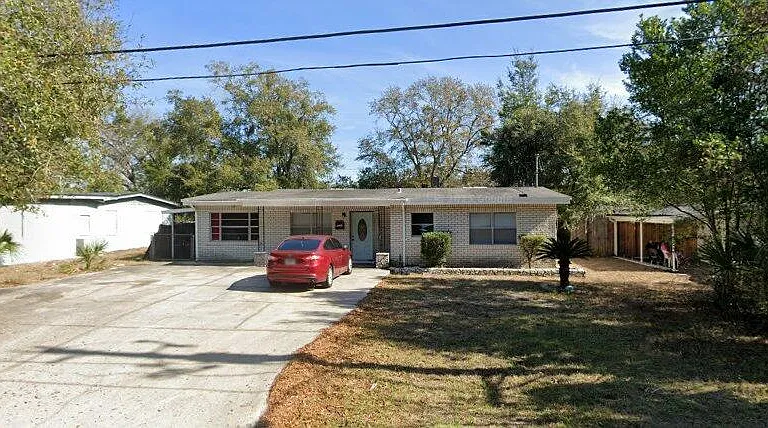 4731 W Castlewood Dr — Photo 1
