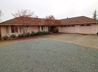 700 Meadow Lark Dr, Grants Pass, OR