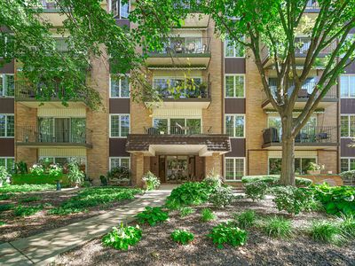 445 N Park Blvd APT 3F, Glen Ellyn, IL, 60137
