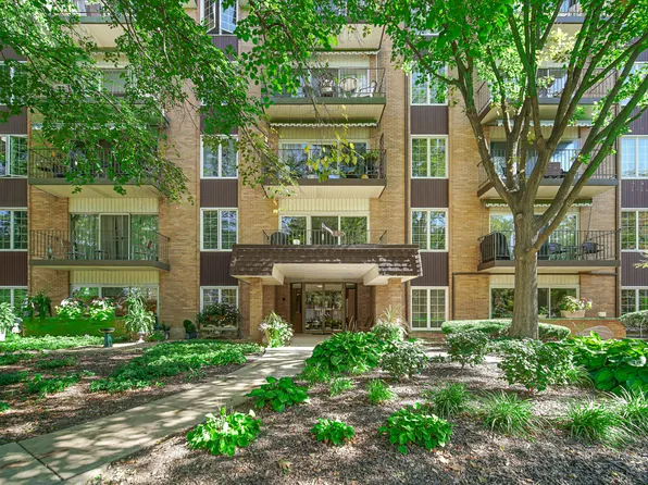 445 N Park Blvd APT 3F, Glen Ellyn, IL 60137