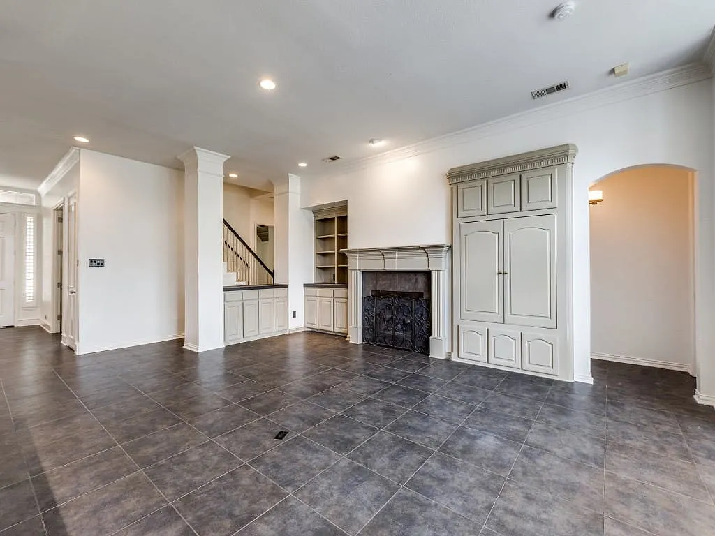 4 bed, 4.0 bath, 3417 sqft, $4,000 — Photo 3