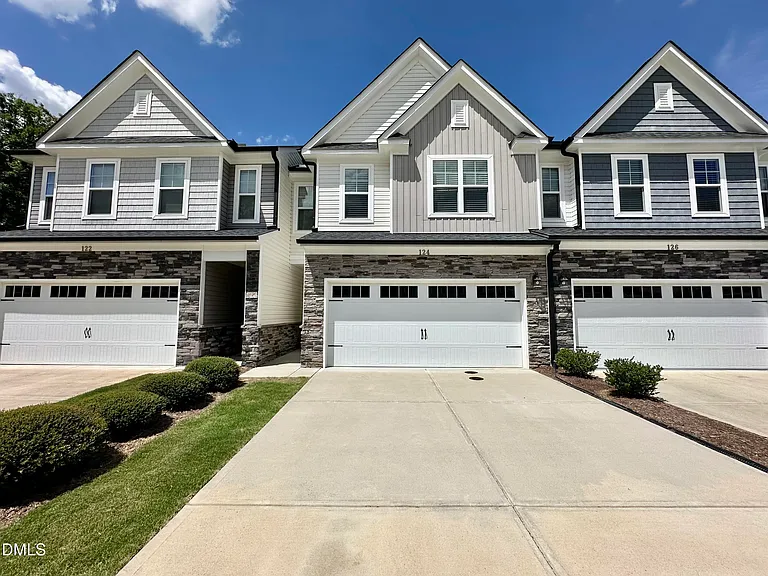 124 Orvis Dr — Photo 1