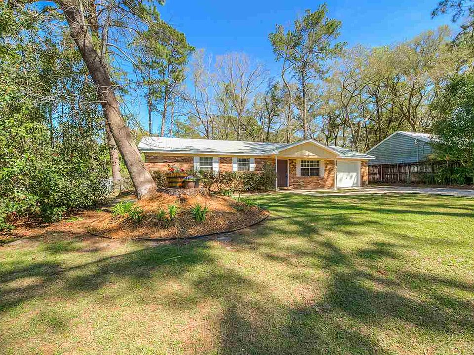 1st image of 3696 Wood Hill Dr