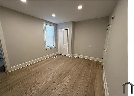 1114 Lancaster Ave — Photo 2