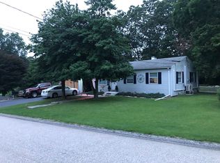 8 Canterbury Rd, Groton, CT 06355