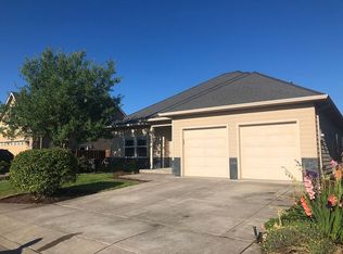 565 SW Quince St, Junction City, OR 97448