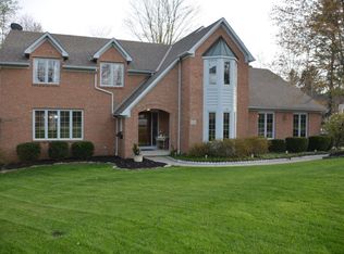 3700 Pine Ridge Dr, Lewis Center, OH 43035