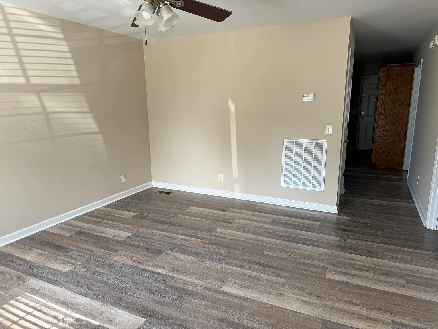 2 bed, 800 sqft, $1,000 — Photo 3