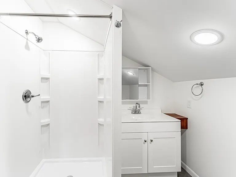 496 Dorsey Ave — Photo 13