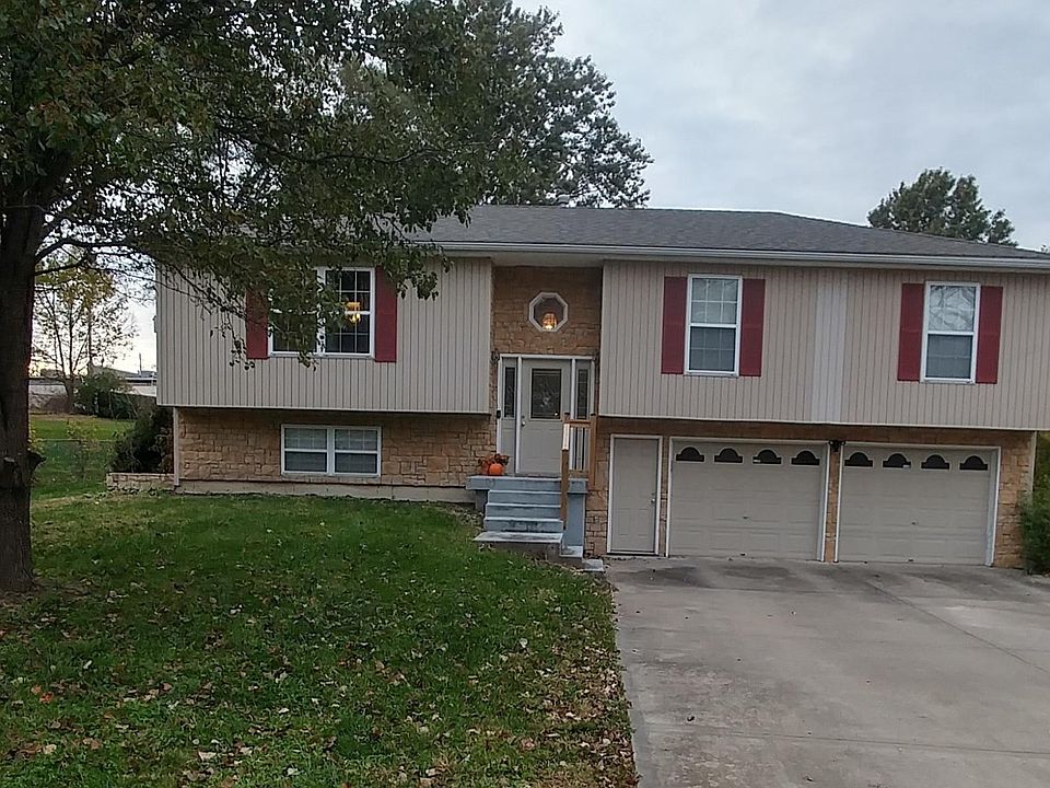 HOME IS LOCATED AT THE END OF A CUL DE SAC, NO THRU TRAFFIC