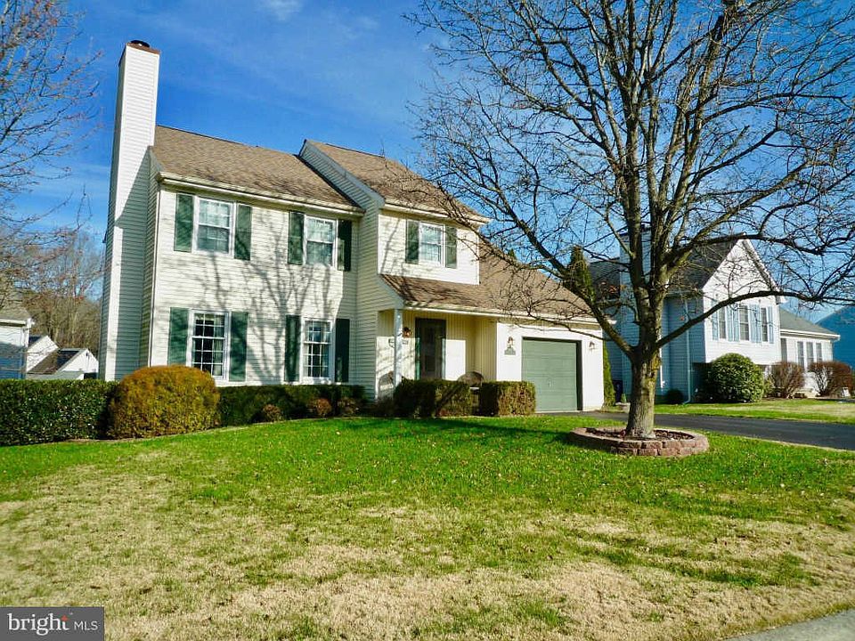 1st image of 105 Grand Canyon Ct