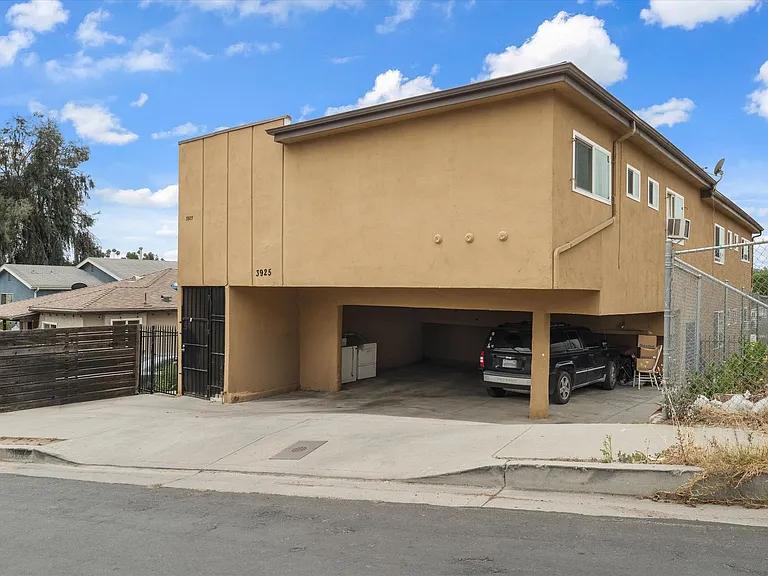 3925 Barrett Rd — Photo 20