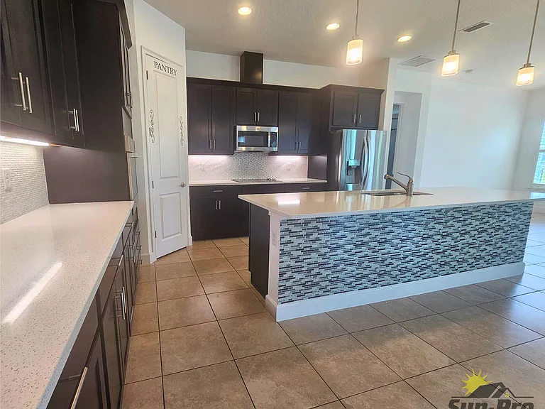 6235 W Fallsgrove Ln — Photo 6