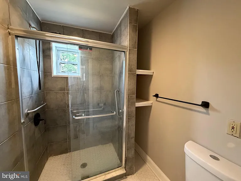 124 Robbins Ave #B — Photo 12