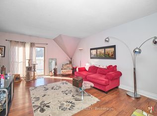 4872 Valley Way #302, Niagara Falls, ON L2E 1W3