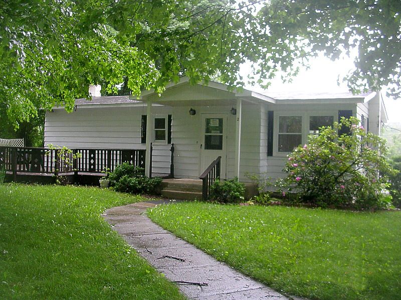 1st image of 2 Knollwood Dr
