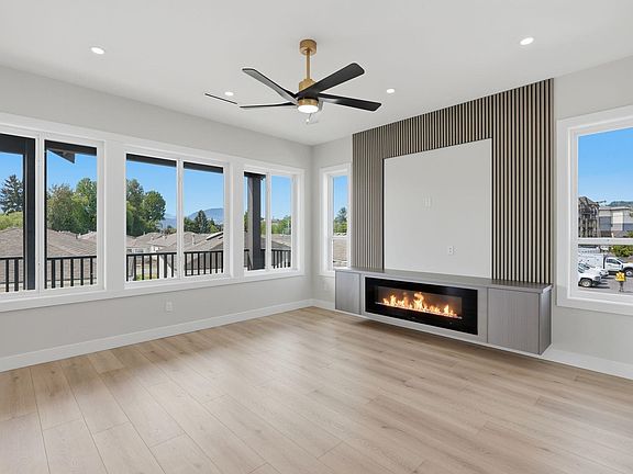 4th image of 46046 Southlands Cres