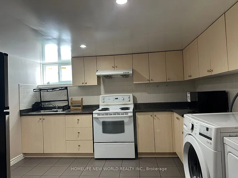 29 Fulham St #BASEMENT — Photo 9