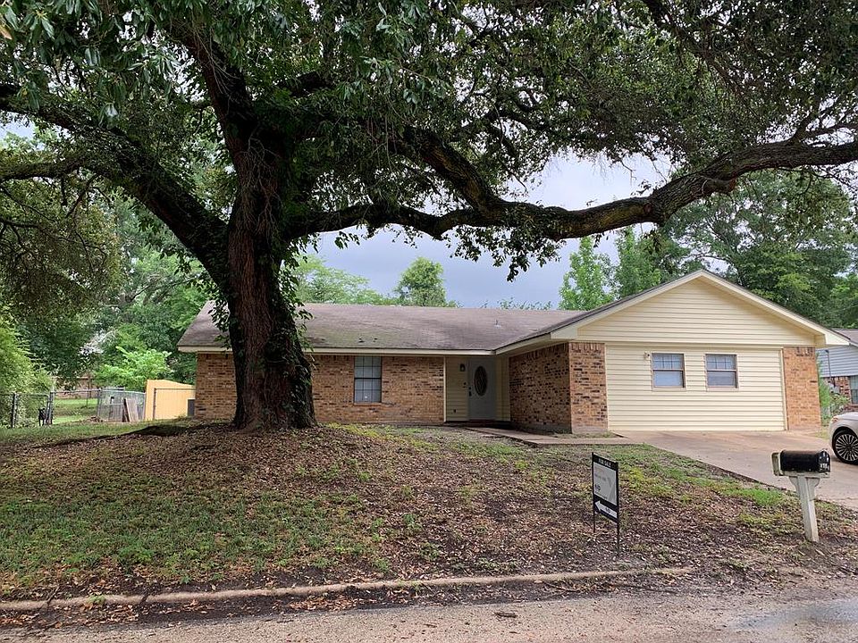 1st image of 718 Texas Oak St