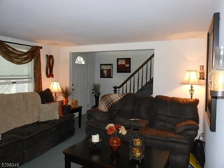 206 Ryerson Rd — Photo 6