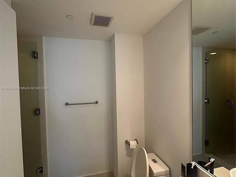 650 NE 32nd St #4205 — Photo 3