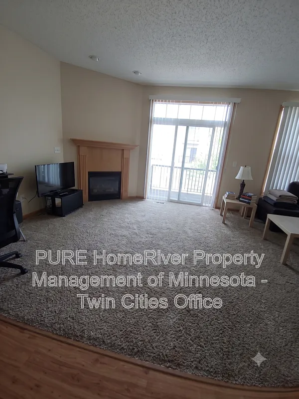 3 bed, 2.5 bath, 1595 sqft, $2,425 — Photo 3