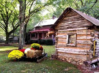 1003 Glades Rd, Gatlinburg, TN 37738