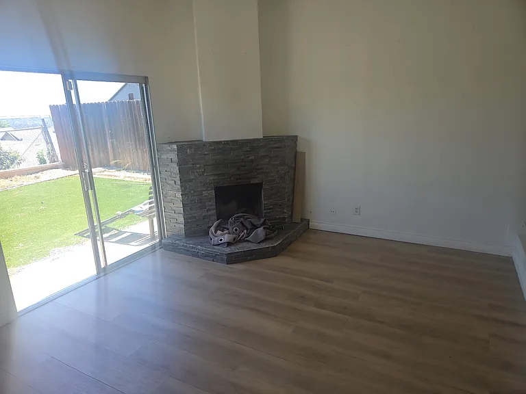 6253 Childs Ave — Photo 9