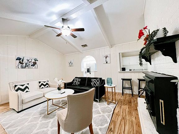 2nd image of 3541 Calle Del Sol