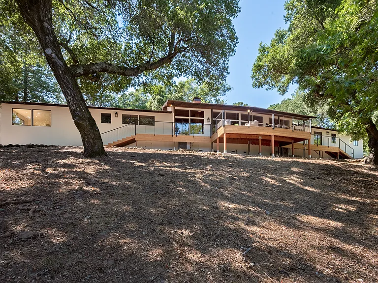 18492 White Oak Dr — Photo 16