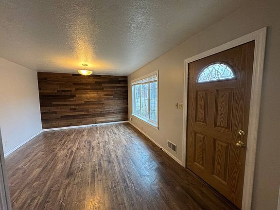 4th image of 2044 Magoffin Ave