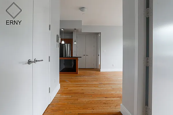 Rented by ERNY LLC | media 52