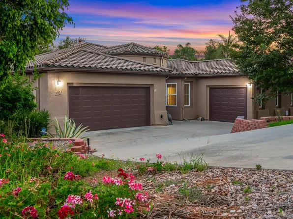 1933 Coltrane Pl, Escondido, CA 92027