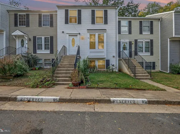 8494 Kirby St, Manassas, VA 20110