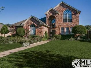 412 Montreal Dr, Hurst, TX 76054