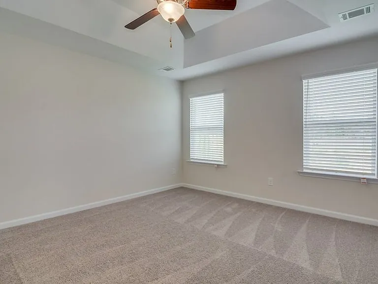 494 Amesbury Dr — Photo 6