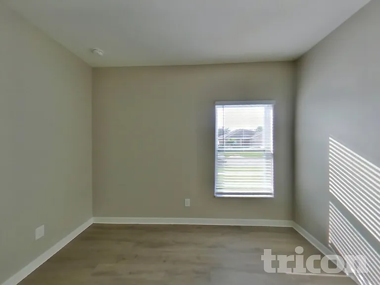 2800 Glendive Dr — Photo 9