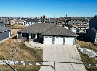2629 Pyle Ln E, West Fargo, ND 58078