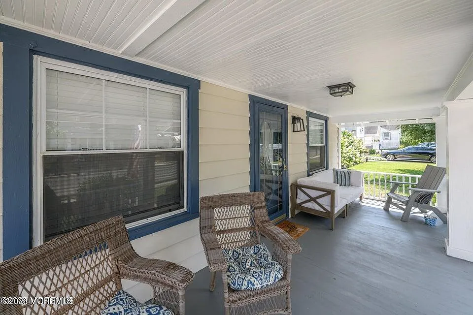 2 bed, 986 sqft, $2,000 — Photo 4