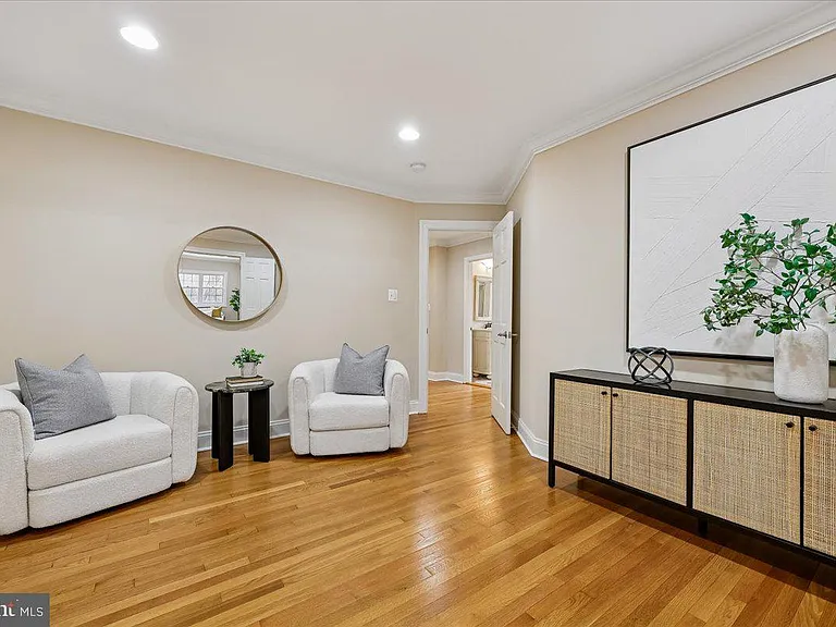 4902 Derussey Pkwy — Photo 35
