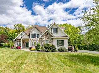 18 Whispering Wind Rd, Westfield, MA 01085