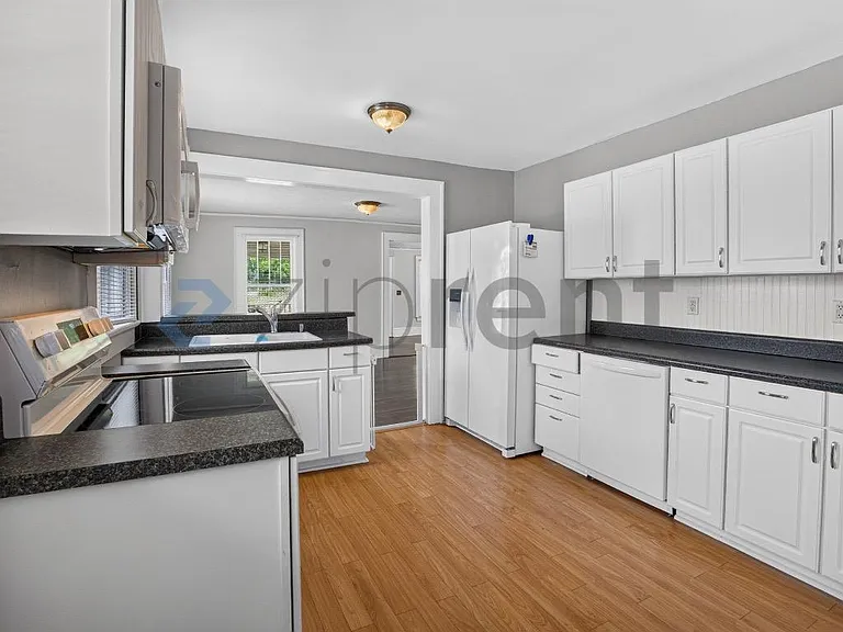 241 Stovall St SE — Photo 17